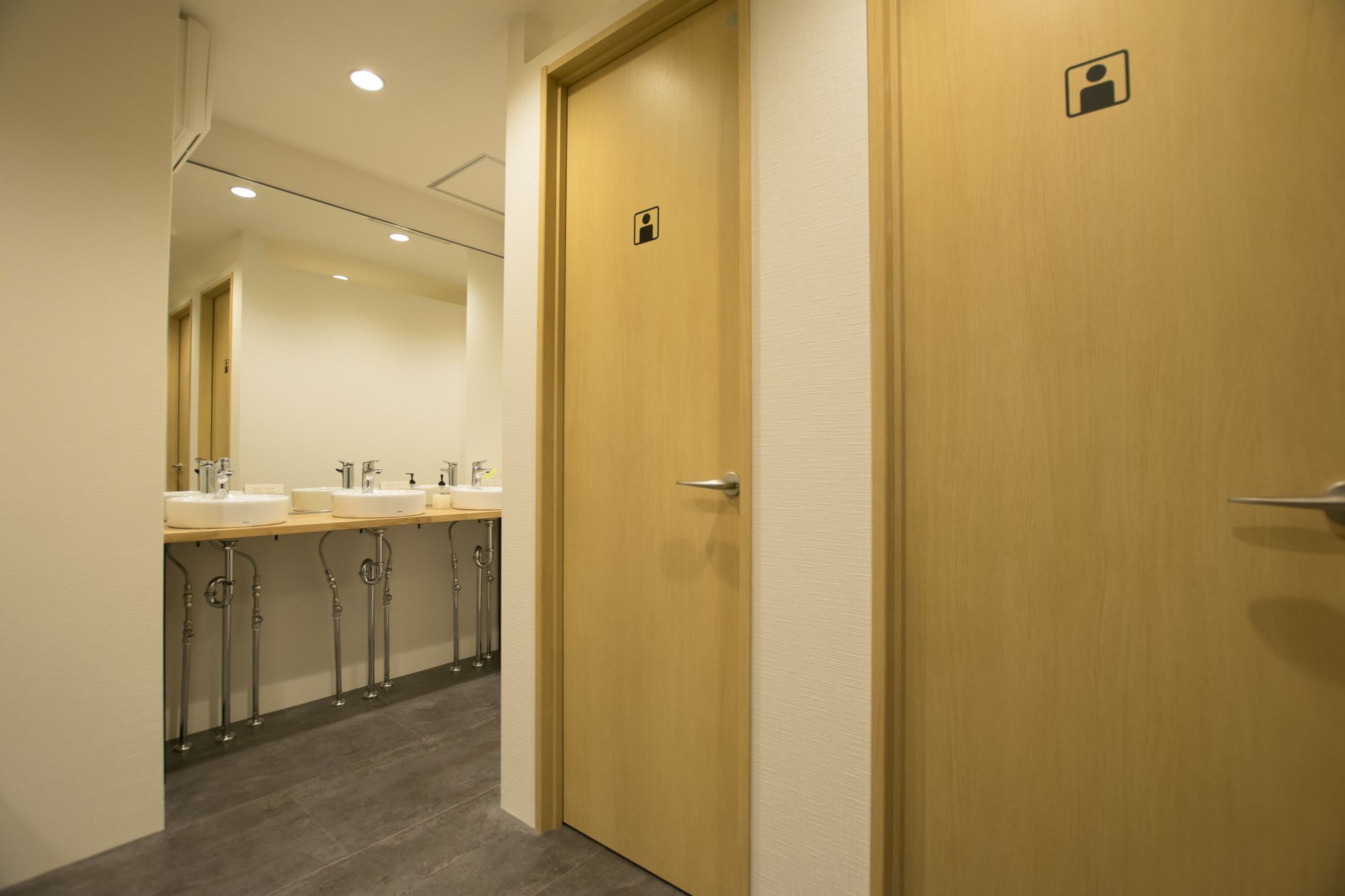 טוקיו Hiromas Hostel In Akihabara מראה חיצוני תמונה